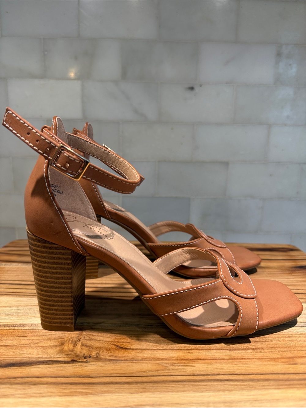 Women's Strappy Block Heel Sandals in Tan
